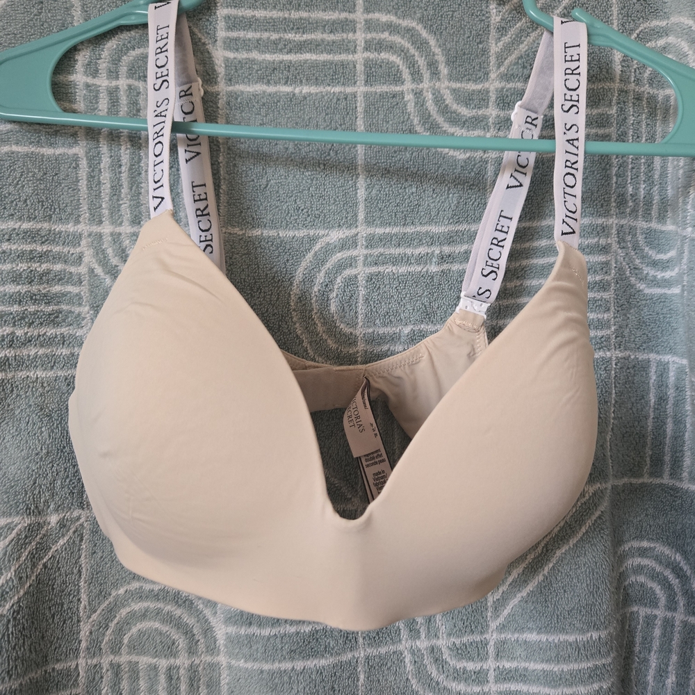 Victoria's Secret Cream Bra